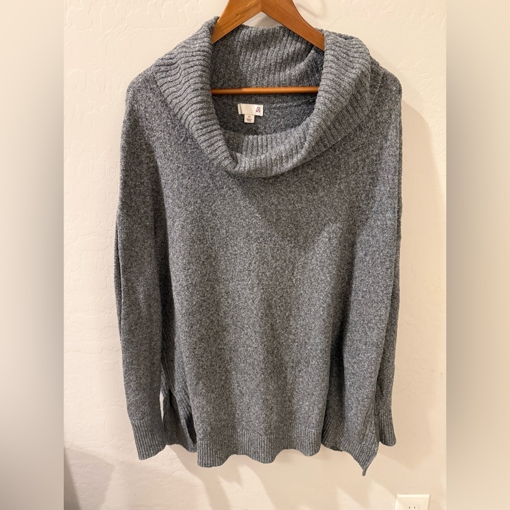 SO Charcoal Cowl Neck Sweater – Women’s XL